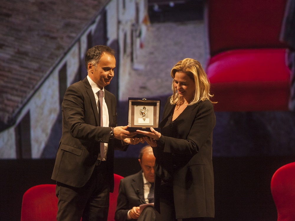 La consegna del Premio Guidarello Turismo a Iona Sermoneta