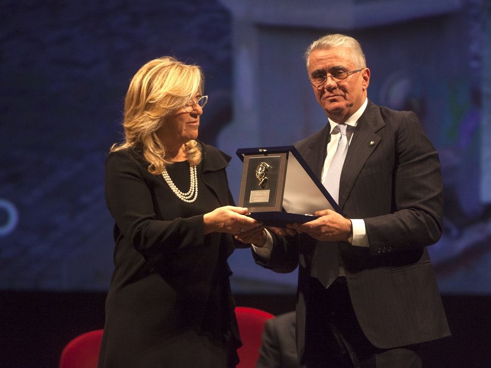 Gabriele Canè riceve il Premio Guidarello Romagna sezione società