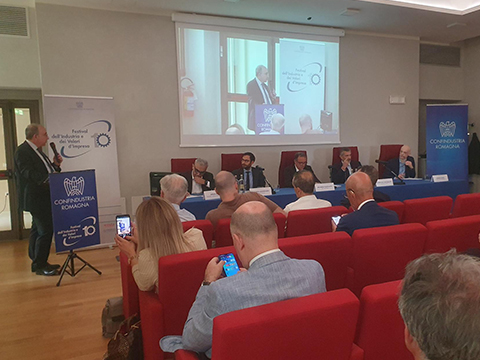 ENERGIA: LA TRANSIZIONE VERSO UN'ECONOMIA A BASSE EMISSIONI. Indagine Confindustria - Deloitte 