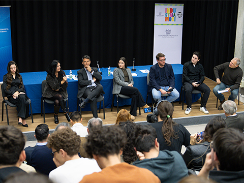 Dialogo tra studenti e imprenditori